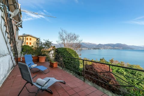 Balcony/Terrace, Lake view, sunbed