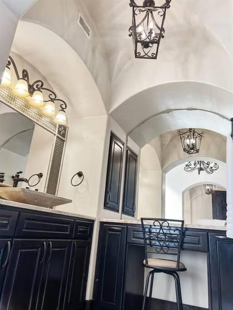 Stunning Spanish-Style Retreat with Pool Sleeps 28 House in Cedar Park