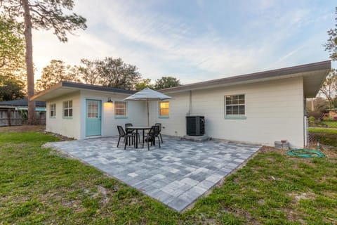 Seaside Serenity near Jax Beach and Mayo Sleeps 8 House in Jacksonville Beach