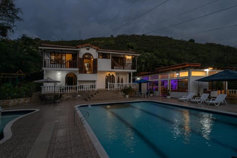 Villa with Swimming Pool, Jacuzzi and Sauna Villa in Cundinamarca, Colombia