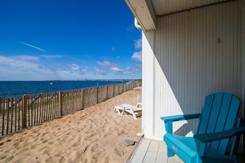 Beachfront with Stunning Views Haus in North Truro