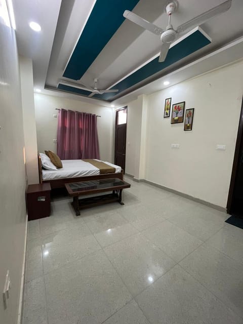 Bed, Photo of the whole room, Bedroom, air conditioner