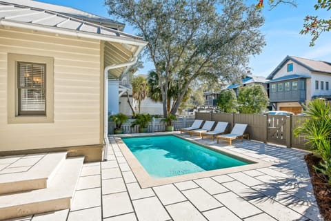 Captain Jack Cottage House in Rosemary Beach