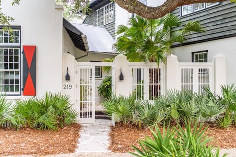 Highland Cottage House in Rosemary Beach