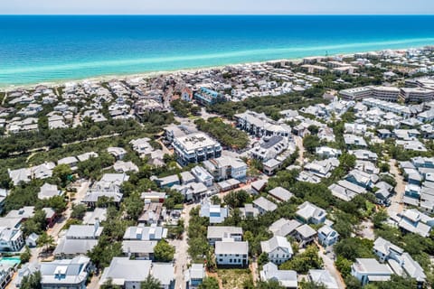 Carefree Cottage House in Rosemary Beach