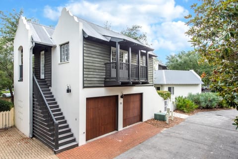 Highland Carriage House House in Rosemary Beach