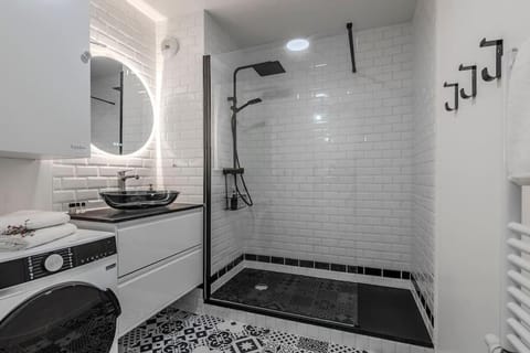 Shower, Bathroom