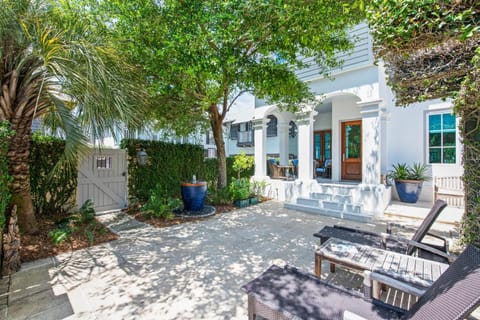 Seaglass Cottage House in Rosemary Beach