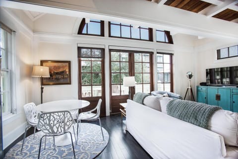 Benoit Carriage House House in Rosemary Beach