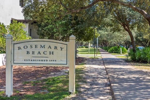 Benoit Carriage House House in Rosemary Beach