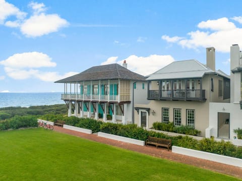 Terra Casa Cottage & Carriage House House in Rosemary Beach