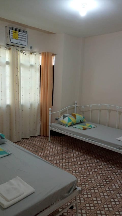 Bed, Photo of the whole room, Bedroom, air conditioner