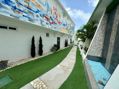 Hospitality Expert Bts 10BR Pool Beach Villa in St. James Parish