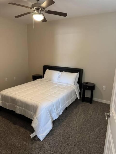 Luxurious 1 bed 1 bath Free Parking Apartment in Killeen