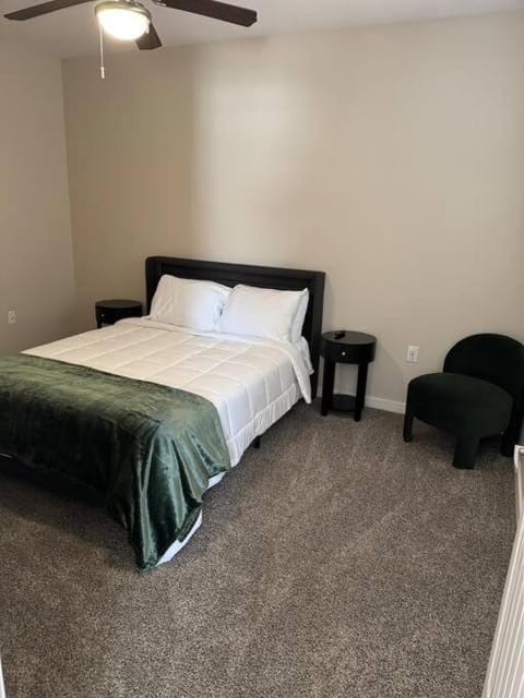 Luxurious 1 bed 1 bath Free Parking Apartment in Killeen