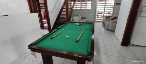 Billiard, Game Room