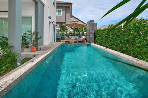 15min to Kata, 7min to closest beach - new pool villa Villa in Chalong