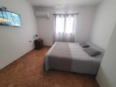 Bedroom, air conditioner