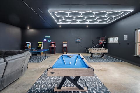 Billiard, Game Room, Table tennis, Entertainment, internet