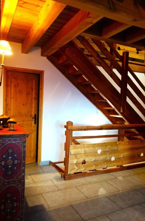 Chalets Altiport - Chalets pour 10 Personnes 201 Chalet in Huez