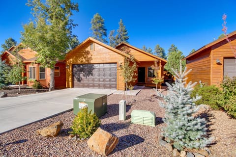 Hike, Fish and Ski High Country Home with Fireplace House in Pinetop-Lakeside