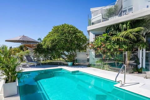 Coastal Luxury Beachfront Retreat House in Forster