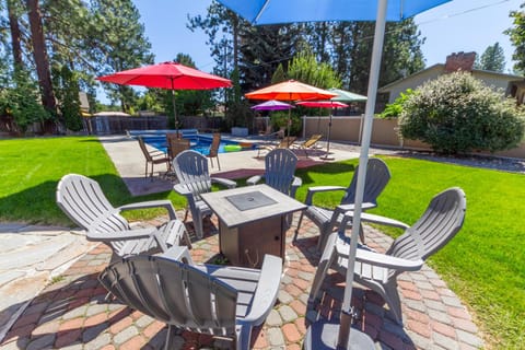 Patio, Spring, Day, Garden, Seating area, Garden view, sunbed