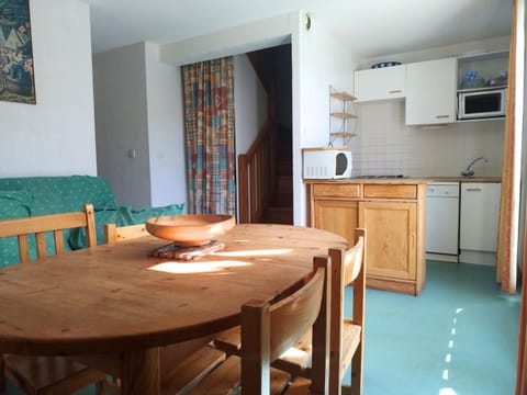 Saint-François-Longchamp, chalet 8 pers, 3 chambres - FR-1-807-15 Apartment in Saint-François-Longchamp