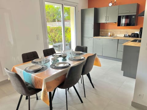 Étel - T3 lumineux avec Wifi et parking, proche plages - FR-1-479-173 Apartment in Étel