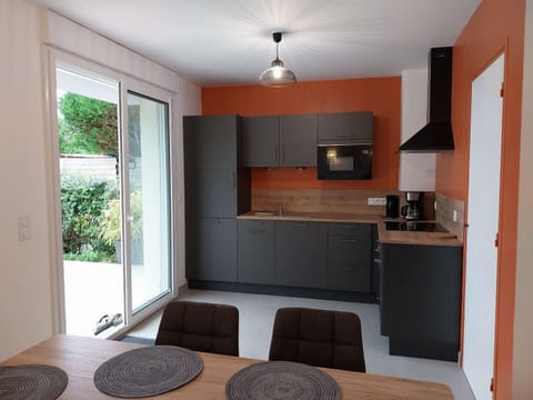 Étel - T3 lumineux avec Wifi et parking, proche plages - FR-1-479-173 Apartment in Étel