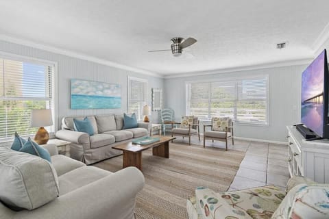 Sugar Sands Serenity Sleeps 16 with Private Pool House in Inlet Beach