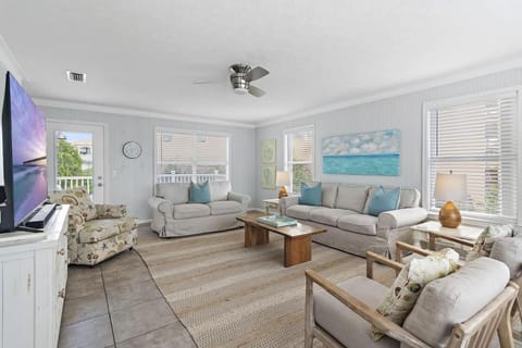 Sugar Sands Serenity Sleeps 16 with Private Pool House in Inlet Beach