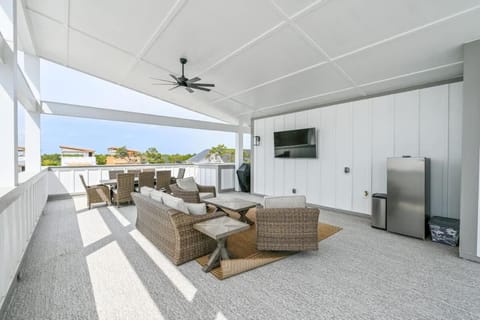 The Lookout in Exclusive Rosemary Beach with Rooftop Jacuzzi House in Inlet Beach