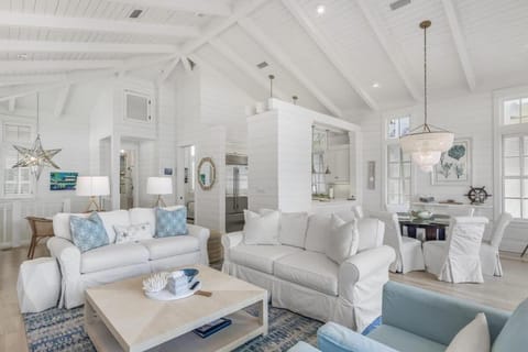 Seaview in Luxurious Watercolor Gulf Front with Exclusive Private Beach Casa in Seaside