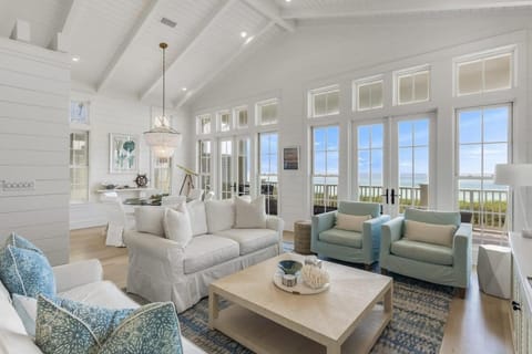 Seaview in Luxurious Watercolor Gulf Front with Exclusive Private Beach Casa in Seaside