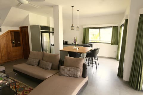 Kitchen or kitchenette, Living room, Seating area