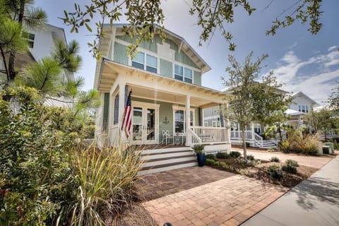 Sea Esta in Luxurious Watercolor with Screened Porch & Free Bikes House in Seagrove Beach