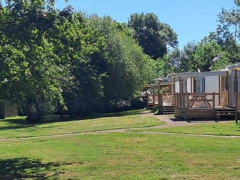 Aux Portes des Monts d'Aubrac Campground/
RV Resort in Espalion