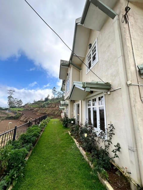 Moon View Bungalow House in Nuwara Eliya