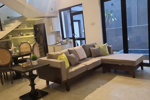 Trendz Loft Apartment in Dehiwala-Mount Lavinia