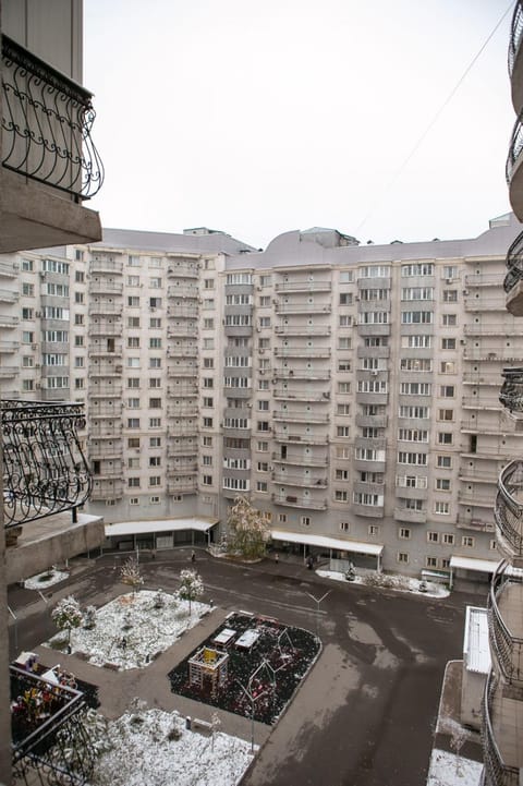 Квартира на 12 человек,на большую семью Apartment in Almaty