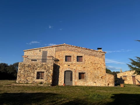 Property building, Patio, Facade/entrance