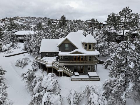 Granite Pines Chalet House in Prescott