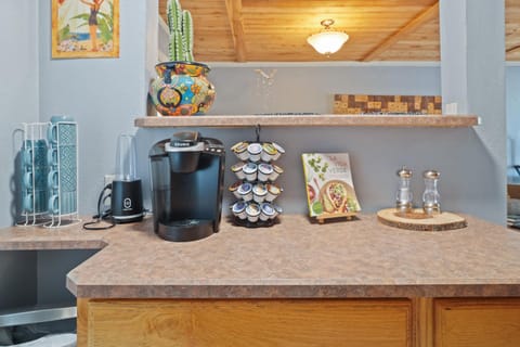 Coffee/tea facilities, kitchen