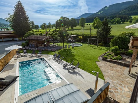 Garden, Garden view, Mountain view, Pool view, Swimming pool, sunbed