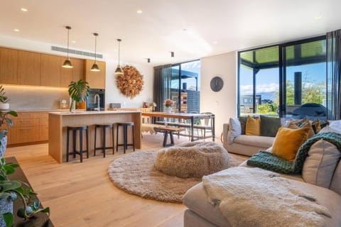 Family Luxury - Alpine Villa Apartment in Wanaka