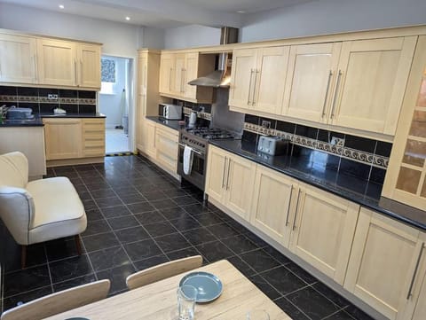 Spacious Family Holiday Home House in Porthcawl