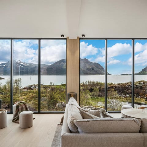 NEW! Lofoten Beach House Villa in Lofoten