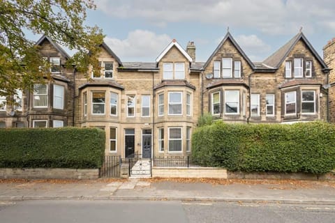 Harrogate Contractor Stays House in Harrogate