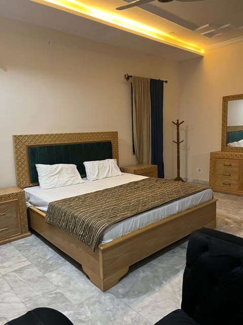 Budget Double Room in TopCity-1 Islamabad Vacation rental in Islamabad